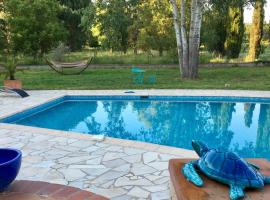 LE CHÊNE ET L'EAU, B&B sihtkohas Roquebrune-sur-Argens