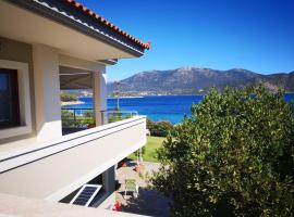 Villa Marina a breath away from the sea, proprietate de vacanță aproape de plajă din Áyios Dhimítrios