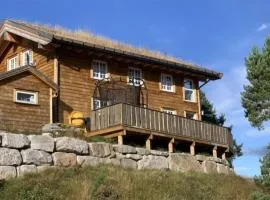 4 Bedroom Stunning Home In Vrdal