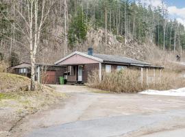 Stunning Home In Dals Lnged With Wifi And 2 Bedrooms, cottage à Dals Långed