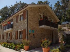 Hotel Rural Casa Fontequeiroso, country house in Muxia