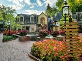 Stylish 1BR Free Attraction Tix Views!