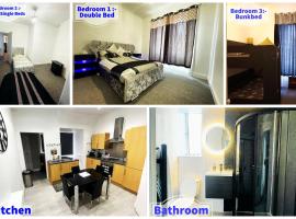 3 Bedroom Entire Flat, Luxury facilities with Affordable price, Self Checkin/out, hotel i Fife