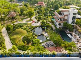 aNhill Boutique, five-star hotel in Hue