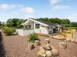 3 Bedroom Nice Home In Aabenraa
