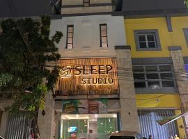 Sleep Studio Hotel City Center Surabaya, kapselhotell i Tembok