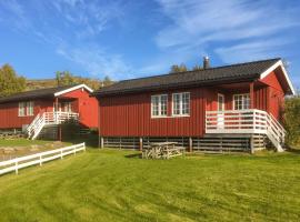 Stunning Home In Offersy With House Sea View, пляжне помешкання для відпустки у місті Offersøy