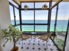 Beautifully furnished seafront 4 bedrooms GOSLM-4