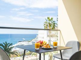 Apartment with ocean view and parking