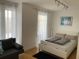 Apartment „Am Südhang“: Odelzhausen şehrinde bir otel