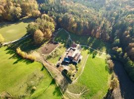 Kellerstöckl am NaturGut Kunterbunt, cheap hotel in Hartl