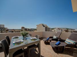2 Bedroom Apts and Penthouse close to Bugibba Promenade by ShortletsMalta, hotel San Pawl il-Baħarban