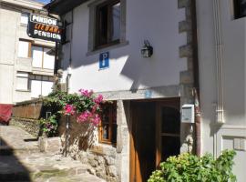 Pensión liebana, guest house in San Vicente de la Barquera