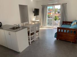 Apartamento centrico luminoso en PInamar, hotelli kohteessa Pinamar