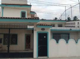 Casa Las Palmas Barra de Navidad, Jalisco.、バラ・デ・ナビダードのヴィラ