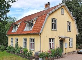 Holiday home FÄRGELANDA V، مكان عطلات للإيجار في Färgelanda