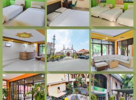 ISLAMIC GUEST HOUSE AT TAQWA, hotel v mestu Cirebon