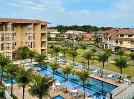 Locação Loft Condado-Sahy，曼加拉蒂巴的附設泳池的飯店