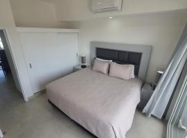 Hermoso departamento con alberca cerca de la playa, hotel a Bucerías