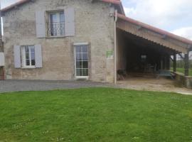 Gite de la haute roche, hotel i Charroux