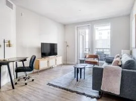 Redwood City 2BR w Gym Parking nr Caltrain SFO-607