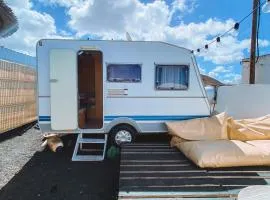 Glamping Caravan Lanzarote、ティナホのグランピング施設