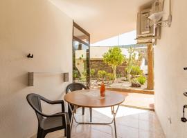 SeaBliss Beach of Dunes, Terrace and Pool!, hotel a San Bartolomé