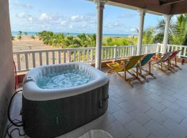 Spacious and cozy beachfront villa, hotel with parking in Grand-Popo