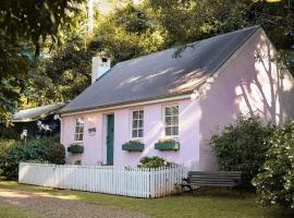 The Romantic Pink English Cottage at Tamborine Mountain