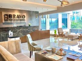 Bravo Tanauan Hotel โรงแรมที่มีที่จอดรถในTanauan