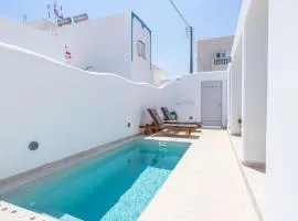 Acrus Villa Santorini with Heated pool