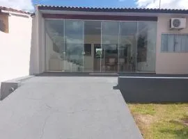 casa completa, 2 suítes e grande área externa