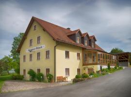 Gästehaus Schmid Kondrau, hotel em Waldsassen