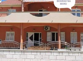 Apartments Perla, hotel near Kornati Marina, Biograd na Moru