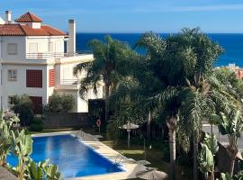 Vistas al mar en Jardines del Mar Mediterráneo – hotel w mieście Castillo de Sabinillas