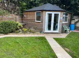 Garden lodge