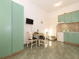 Studio apartment in Tucepi with air conditioning, WiFi, washing machine 202-2