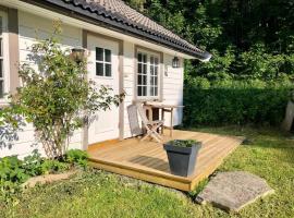 Idyllic small farm appartment, renta vacacional en Tønsberg