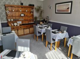 Marden guest house, hostal o pensión en Weymouth