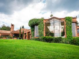 Villa Los Lagos, hotel in Bogotá