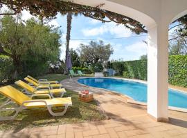 Casa da Oliveira, cabaña o casa de campo en Loulé