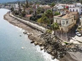 Stanza del pescatore - casa rustica sul lungomare