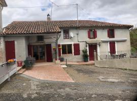Lascanals, hotel with parking in Carla-Bayle