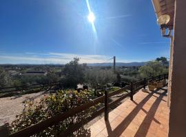 Villa des Coudounelles - vue panoramique, casa a Le Luc