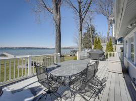 Lakefront Michigan Cottage - Deck, Grill and Kayaks!, hotel in Sturgis