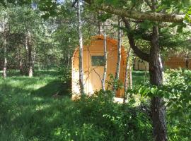 Glamping Pod im Wald mit Einzelbetten, campsite in Nordholz