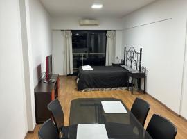 Monoambiente en Caballito, hotell sihtkohas Buenos Aires huviväärsuse San Lorenzo de Almagro Sports Club lähedal