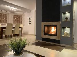 4 Bedroom family house with access to a hot tub