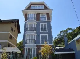 Rosa Edifício Van Gogh