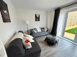 Modern 4 Bed - 2.5 Bathroom Home